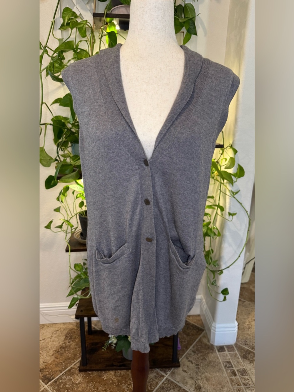 Banana Republic Gray Sleeveless Button-Front Knit Vest